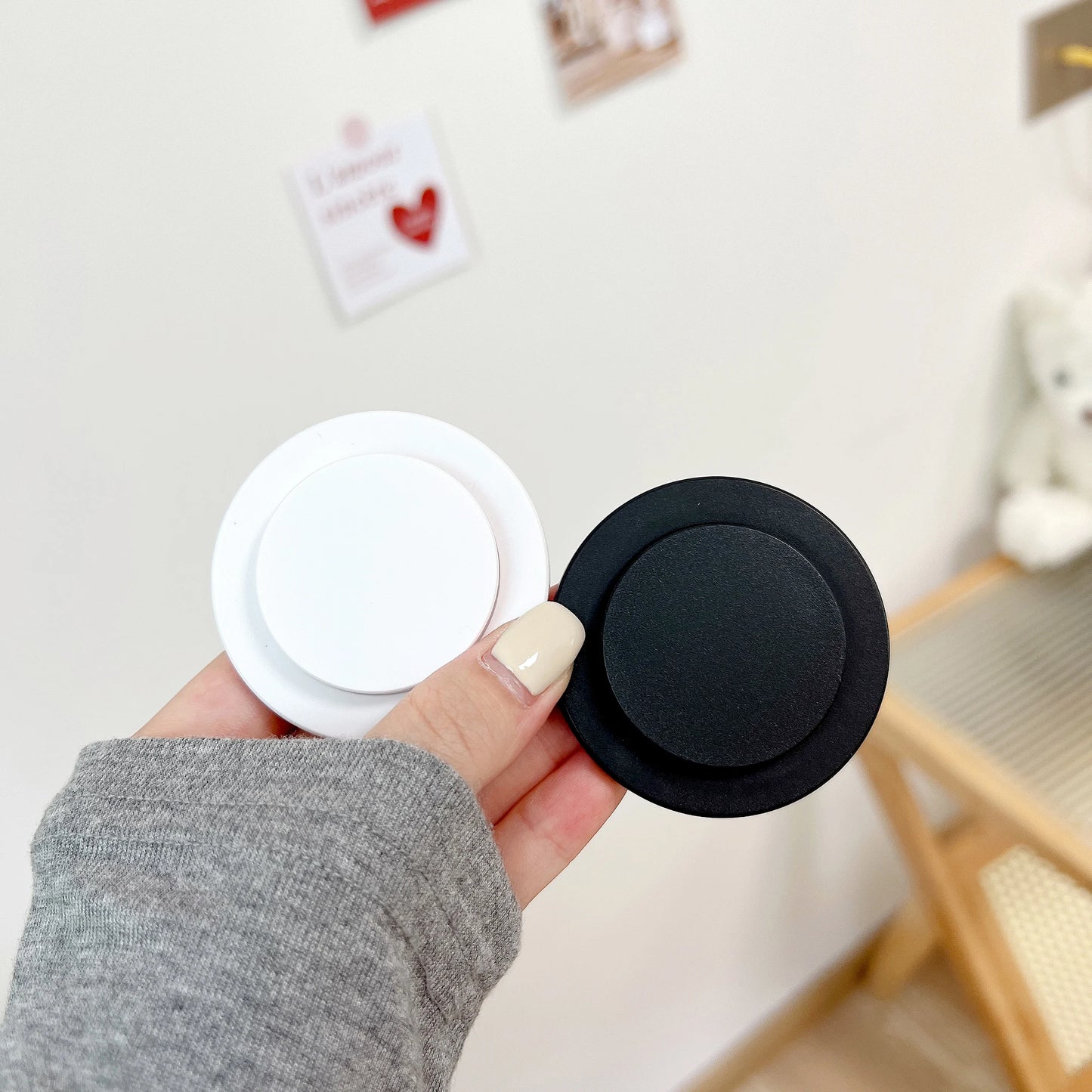 MagSafe Metal Glitter Ring Holder – 360° Rotating Magnetic Grip Stand